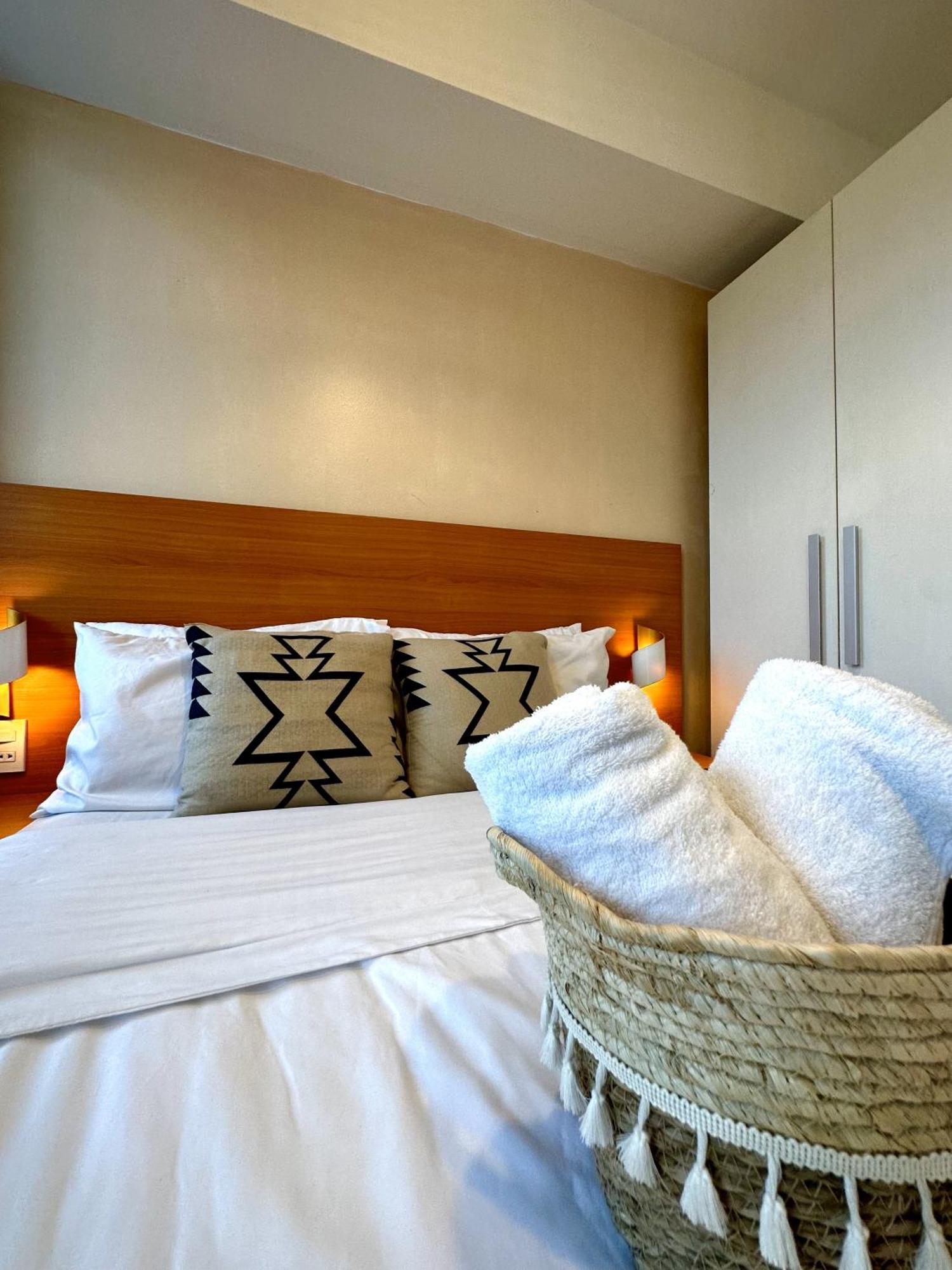 The Bahamas & Maldives Suites At Azure Residences Paranaque 15 Mins Manila Airport T3 Экстерьер фото